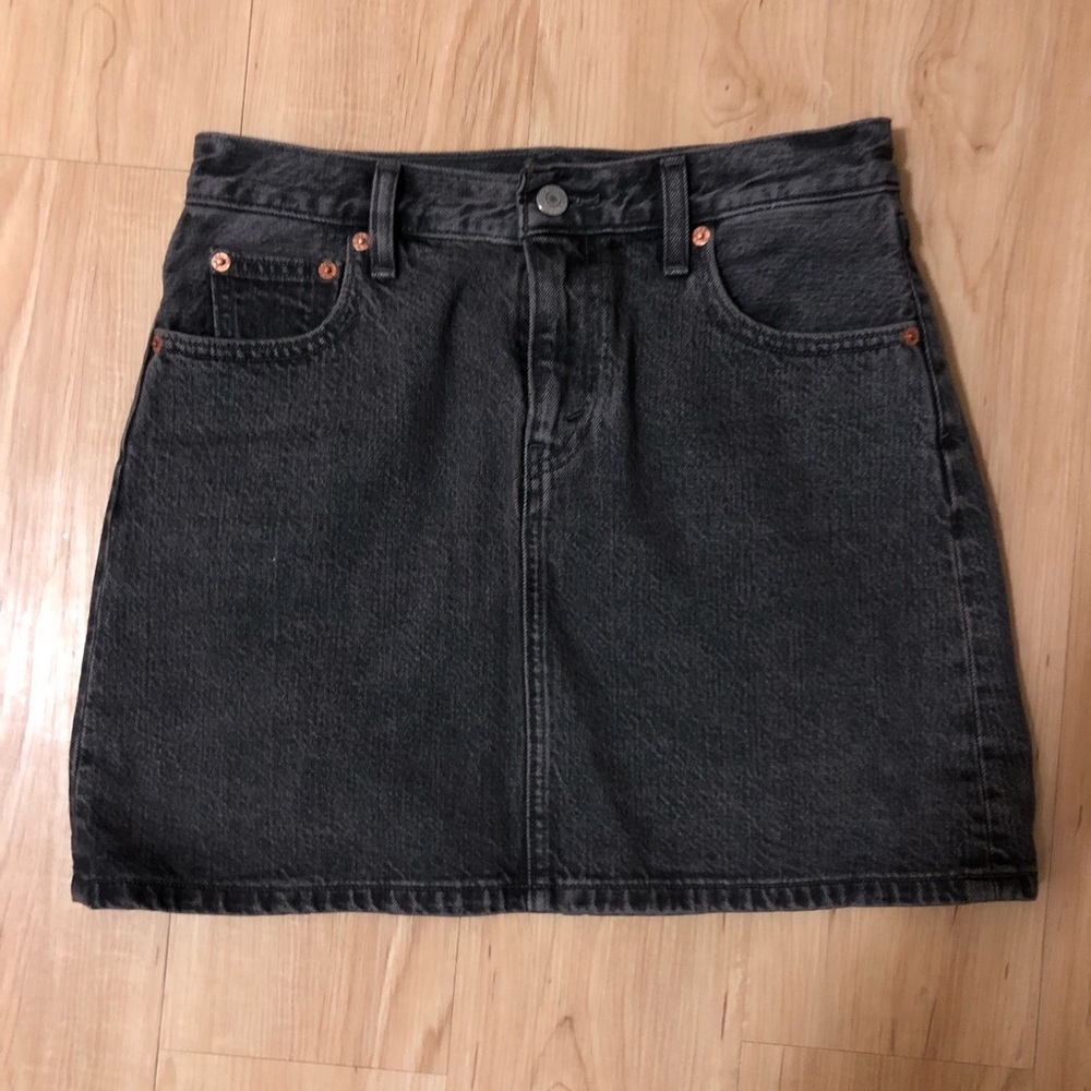 Washed Black Levi’s Denim Mini Skirt 26